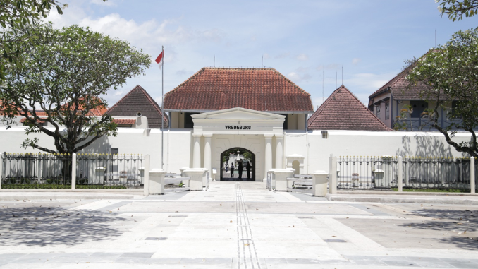 Merawatnya berarti menjaga bukti sejarah sambil tetap mengingat luka, ketimpangan, dan perjuangan yang menyertainya.